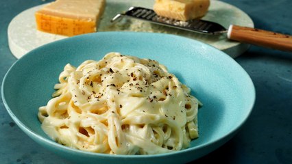 How to Make Easy Homemade Alfredo Sauce