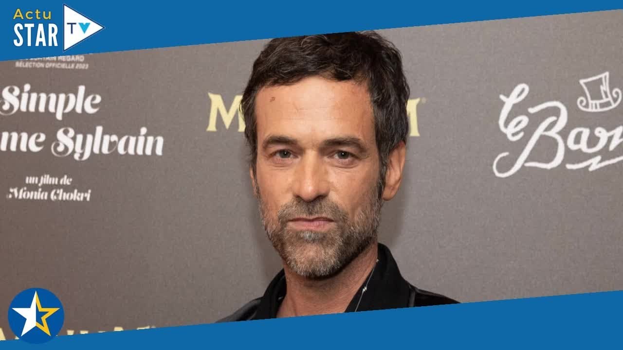 PHOTOS Romain Duris entouré de sublimes Miss France, trio chic et charme sur la plage Magnum !