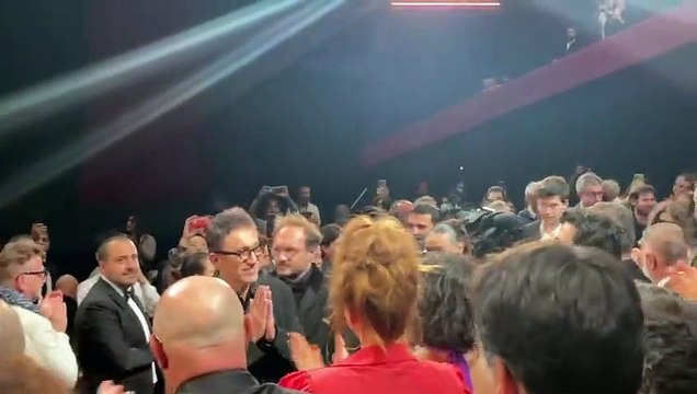Kuru Otlar Üstüne, Cannes'da ayakta alkışlandı