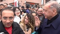 Cumhurbaşkanı Erdoğan, Galataport'ta vatandaşlarla fotoğraf çekildi