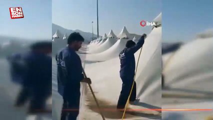 Mekke'de hac ibadeti için çadırlar yıkandı