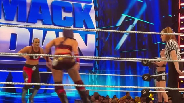 Ronda Rousey, Shayna Baszler battle Liv Morgan and Tegan Nox!!