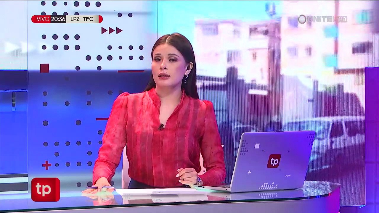 Violencia en El Alto: conflicto de choferes por rutas deja dos minibuses destrozados 