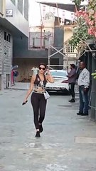 Nora Fatehi का ब्लैक शार्ट में दिखा Killer Look