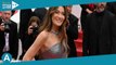 Cannes 2023 : Carla Bruni fait le show, Natalie Portman sublime pour la montée des marches de The Zo