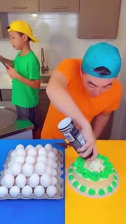 White_food_vs_green_food_ice_cream_challenge!__#funny_#shorts_by_Ethan_Funny_Family(360p)