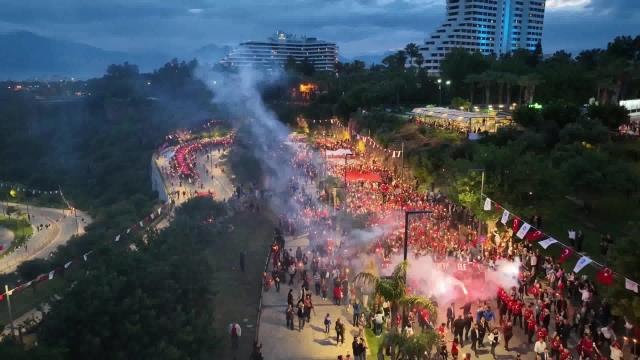 Antalya Büyükşehir'den Coşkulu 19 Mayıs Kutlaması... Başkan Böcek: Biz Gençlerle Güçlüyüz