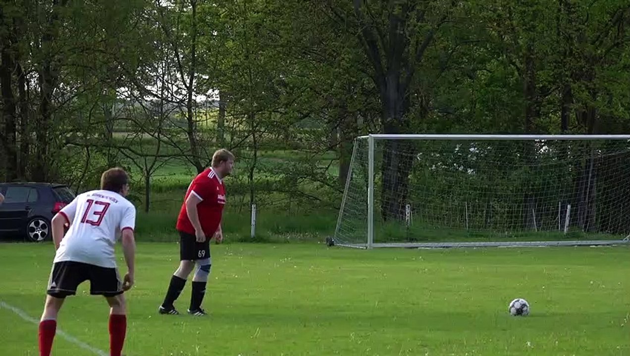 Elfmeter von Jan Dörl (Dramfeld II) gegen die SG Jühnde/Scheden/Bühren/Niemetal II