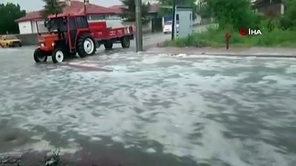 Alaca'da sağanak ve dolu hayatı olumsuz etkiledi