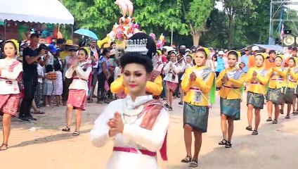 ขบวนฟ้อน กลุ่มแม่บ้านสาวแห หมู่ 3 หมู่ 6 บุญบั้งไฟสาวแห 2566