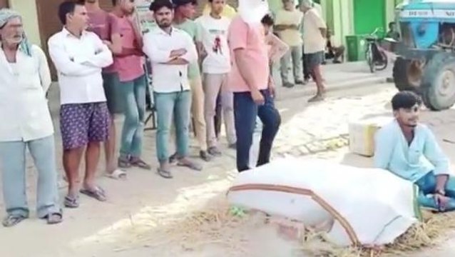 सुलतानपुर: मिट्टी लदे ट्रैक्टर -ट्राली ने बाइक सवार को मारी टक्कर 6 वर्षीय मासूम की हुई मौत