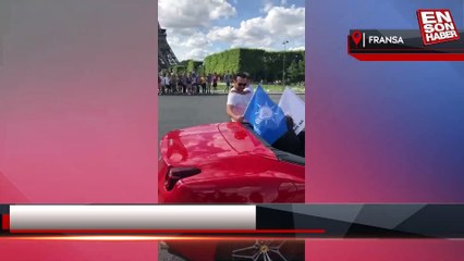 Fransa'da gurbetçi seçmenler dombra eşliğinde sandığa gittiler