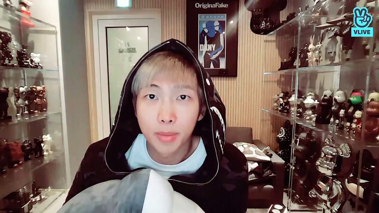 [ENG CC +] 2018.01.03 VLIVE - RM's Hello 2018!