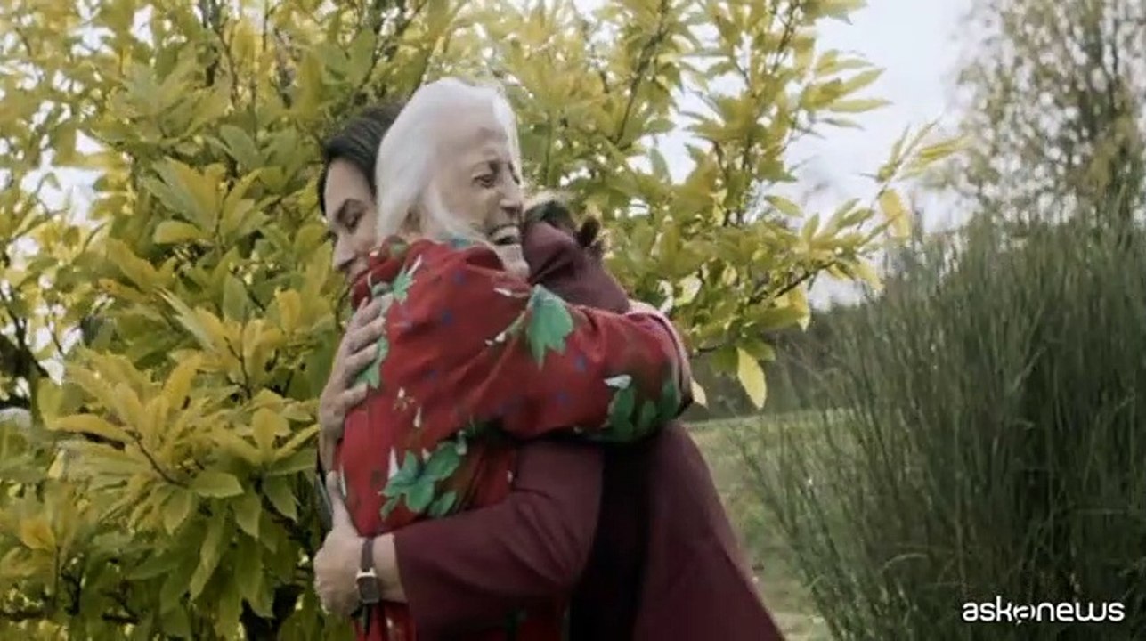 Al festival di Cannes irrompe lo charme di Maria Grazia Cucinotta