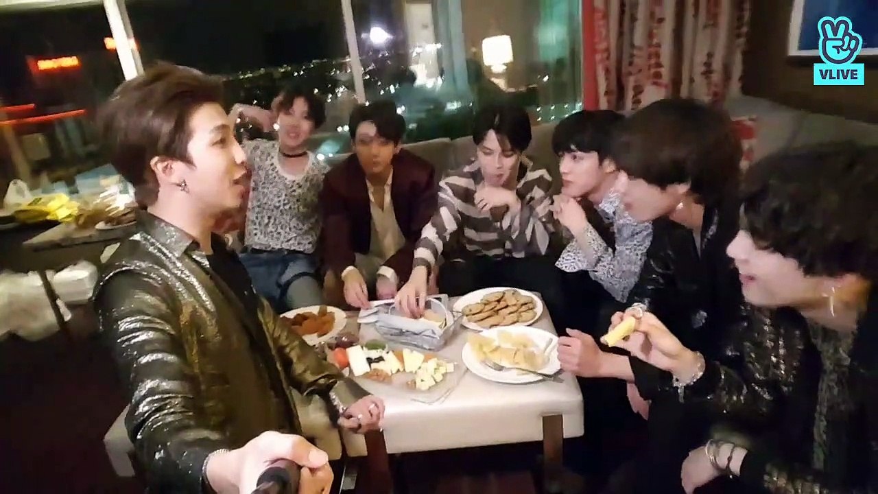 2018.05.21 BTS VLIVE - 우리 아미 상 받았네!