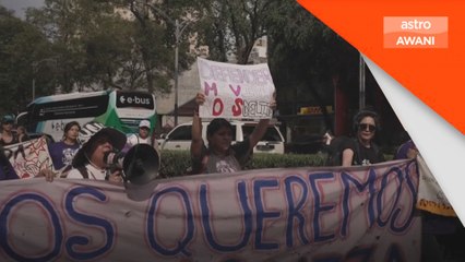 Puluhan kumpulan hak asasi manusia berarak bantah keputusan