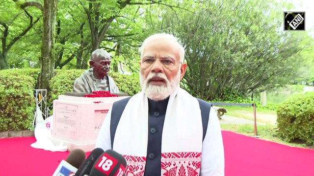 G7 Summit: PM Modi unveils Mahatma Gandhi bust, pays floral tribute in Hiroshima