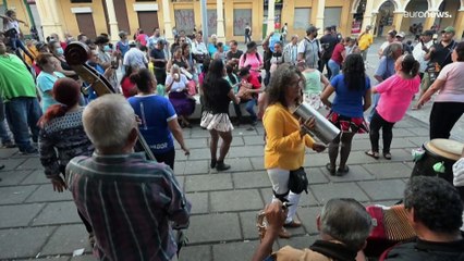 شاهد: بعد حرب بوكيلي الكبرى على عصابات السلفادور.. الحياة تعود تدريجيا للشوارع