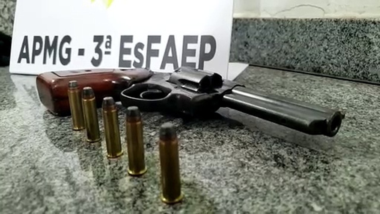 Polícia Militar apreende revólver e munições no Riviera