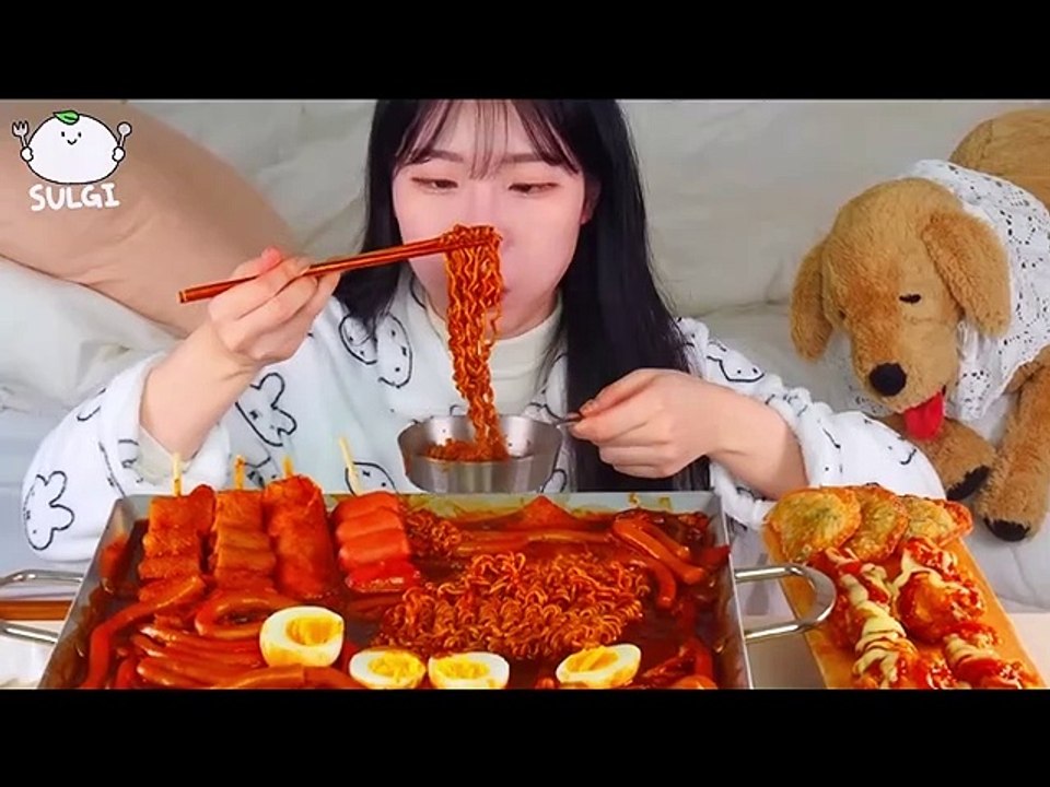 ASMR MUKBANG Fire Black bean Tteokbokki, SUPREME Seasoned Chicken, Flat Deep-fried Dumplings.