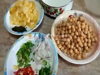 Spicy and Refreshing Papri Chana Chaat Recipe