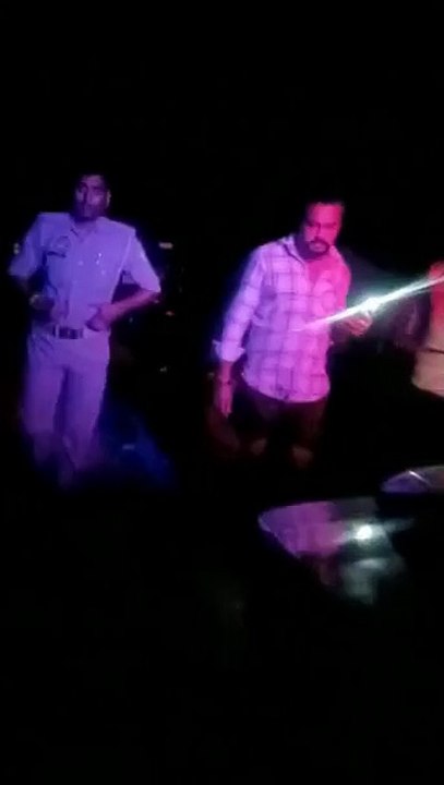 बेखौफ खनन माफिया ने चौकी इंचार्ज को हड़काया, वि...
