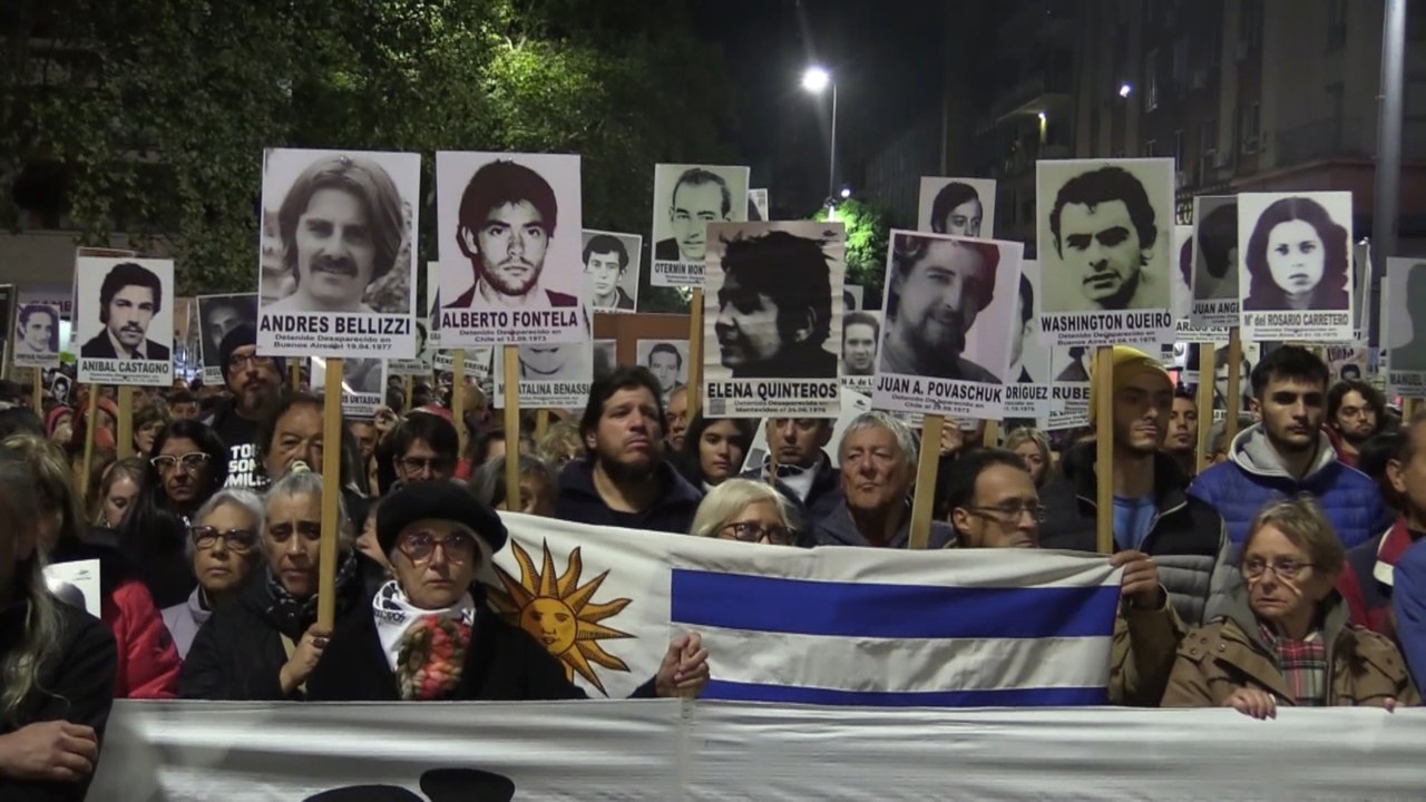 Una marea silenciosa reclama "verdad y justicia" para desaparecidos en la dictadura de Uruguay