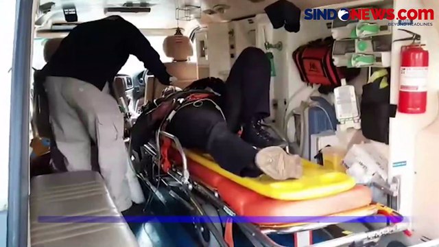 Motor Tabrak Pembatas Jalan di Matraman, Pemotor Pingsan