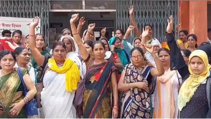 पीलीभीत: मानदेय नहीं मिलने पर आशा बहुओं ने किया विरोध-प्रदर्शन