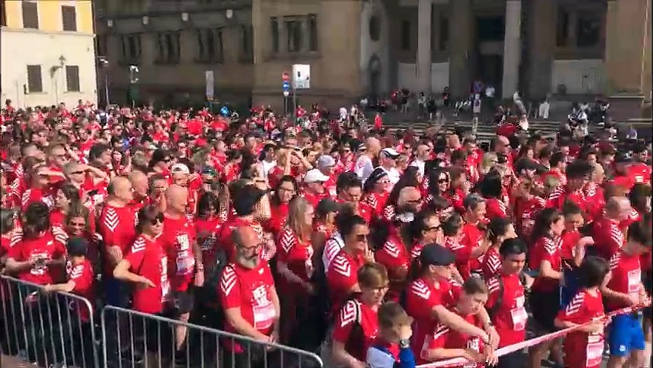Firenze, in migliaia alla Deejay Ten. E Linus scherza con Nardella sulla "corsa" di Palazzo Vecchio