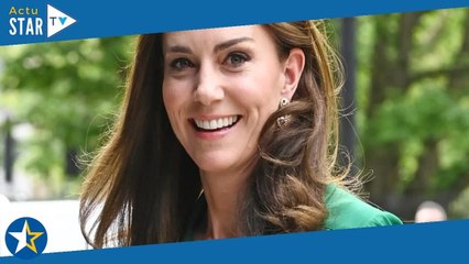 Kate Middleton apparaît dans un look improbable et se fait surnommer "reine des abeilles"