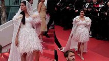 Cannes 2023: Sapna Choudhary ने Feather Style Dress में किया Walk, Crew Member ने किया Side! #Video