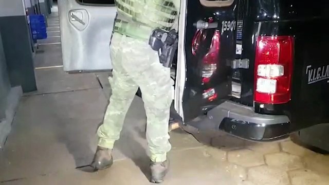 Homem em posse de 21 tabletes de maconha é detido em ônibus de linha