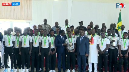 Macky SALL au lionceaux U17 : "J'ai décidé de vous allouer une prime de 10 millions de francs CFA pour chacun de vous"