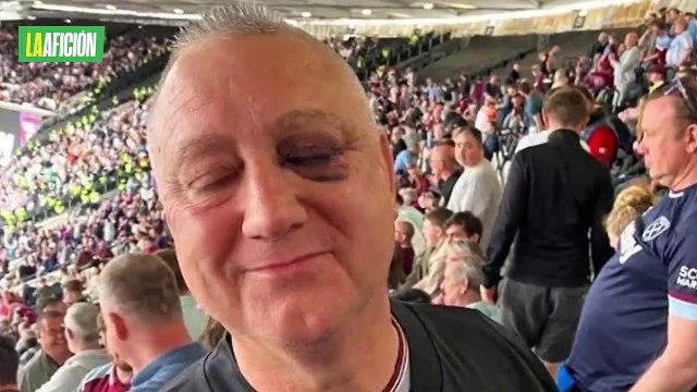 Aficionado del West Ham lucha en solitario contra los hooligans del AZ Alkmaar