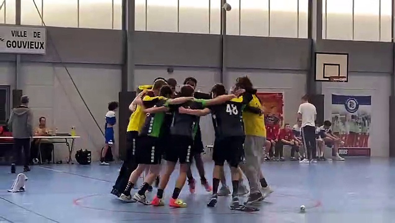 -18G - Célébration de fin de match après la victoire contre Gravelines