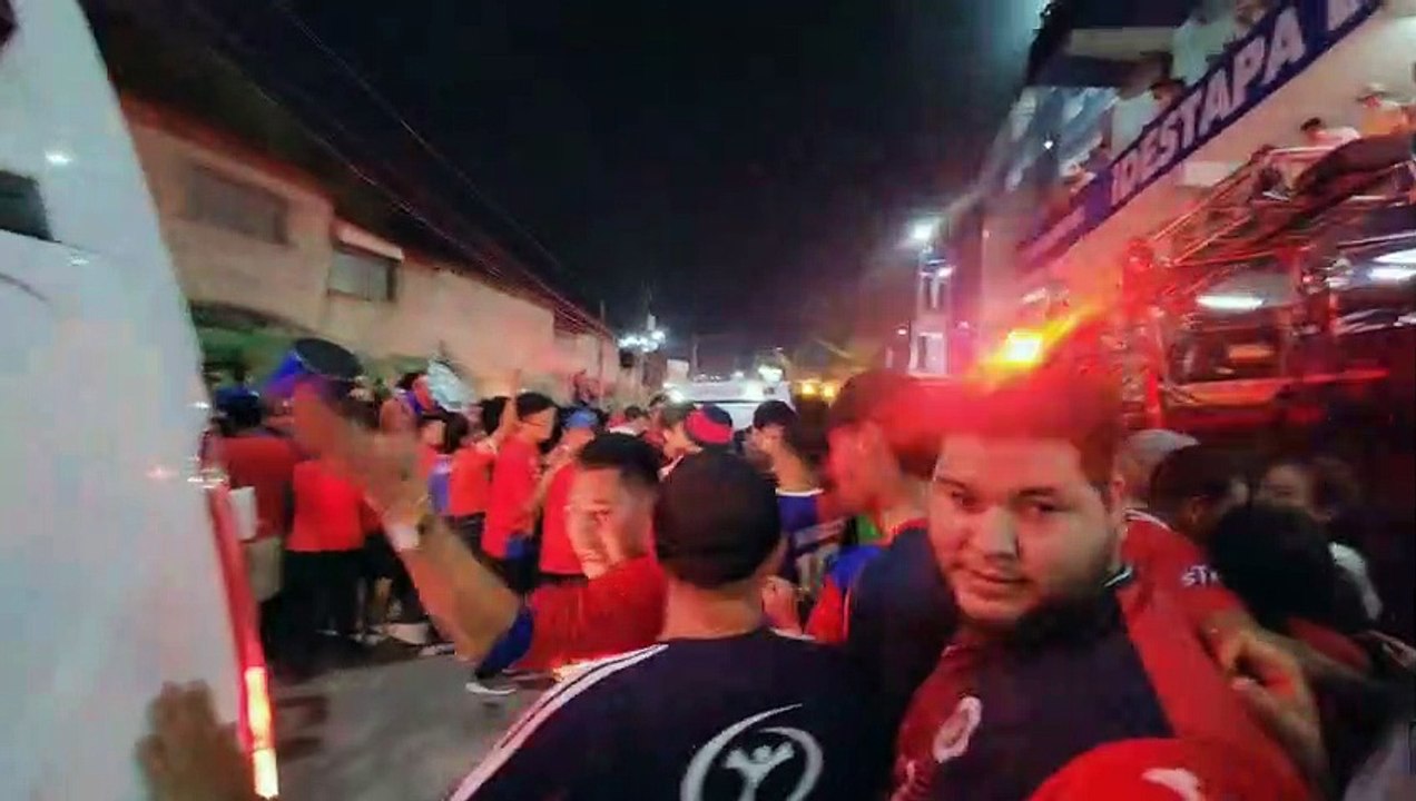 Doce muertos en una estampida en un estadio de El Salvador