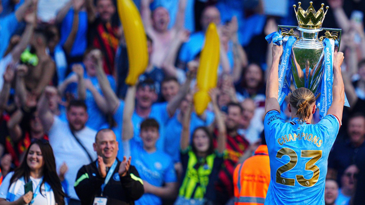 Im Video: City-Fans feiern Titel mit Platzsturm