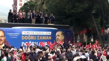 MANİSA - Gençlik ve Spor Bakanı Kasapoğlu, Manisa'nın ilçelerinde vatandaşlara seslendi
