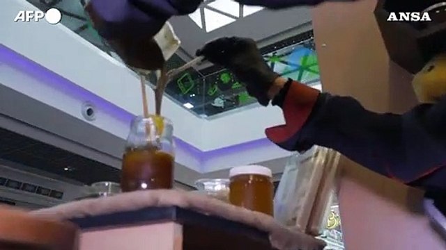 Dai pesticidi ai cambiamenti climatici, le api a rischio