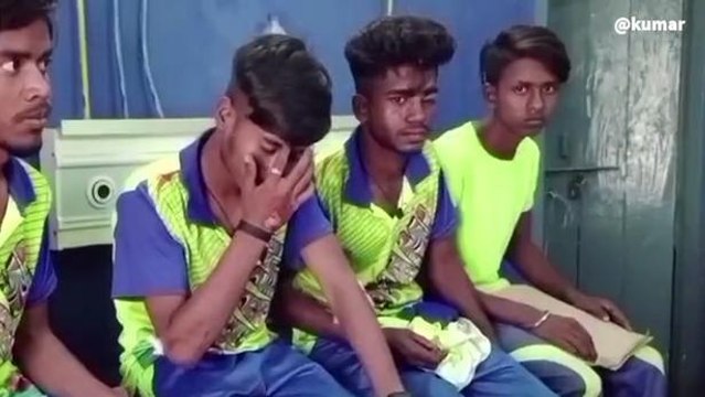 नवादा: ट्रक की चपेट में आई मैजिक वाहन, हादसे में आधा दर्जन लोग घायल