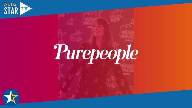 Clara Luciani enceinte d'un célèbre rockeur : ventre bien rond et salopette en jean, joli look de gr