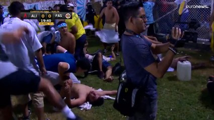 شاهد: 12 قتيلا إثر تدافع خلال مباراة لكرة القدم في السلفادور