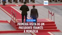 Macron efetua a primeira visita de um presidente francês à Mongólia