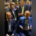 Erdoğan'ın kendisine uzatılan bir bardak suya tepkisi dikkat çekti: Bilal Erdoğan uzatınca içti