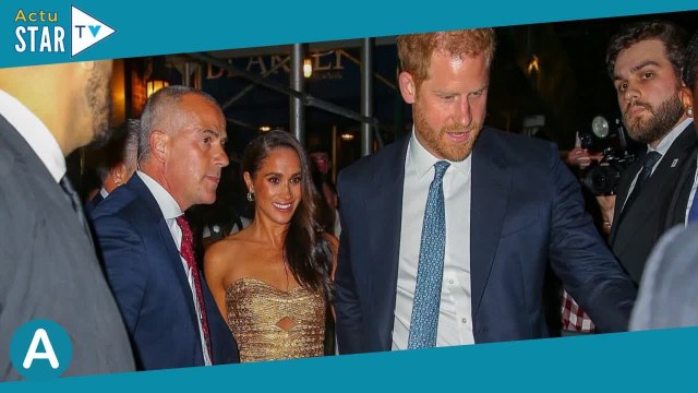 Meghan Markle dégaine la robe tube dorée : première sortie officielle avec Harry, très fier de sa cé