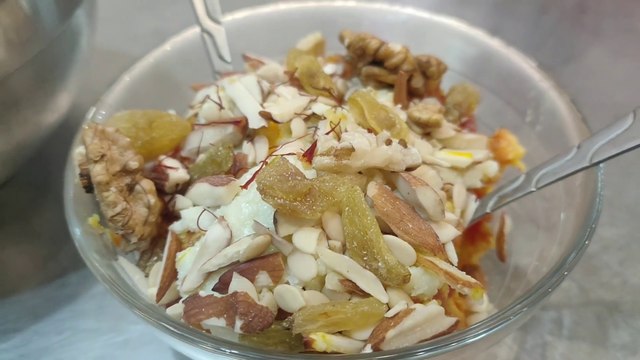 Winter Special Gajar Ka Halwa | Gajar Ka Halwa Street Food In Karachi | Street Food Karachi Pakistan