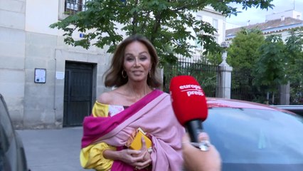 Isabel Preysler eclipsa la polémica del vestido de Tamara Falcó con un estilismo rompedor