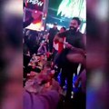 Taksim'de Araplara özel gece kulübünde Türk lirasını ayaklar altında ezerek eğlendiler