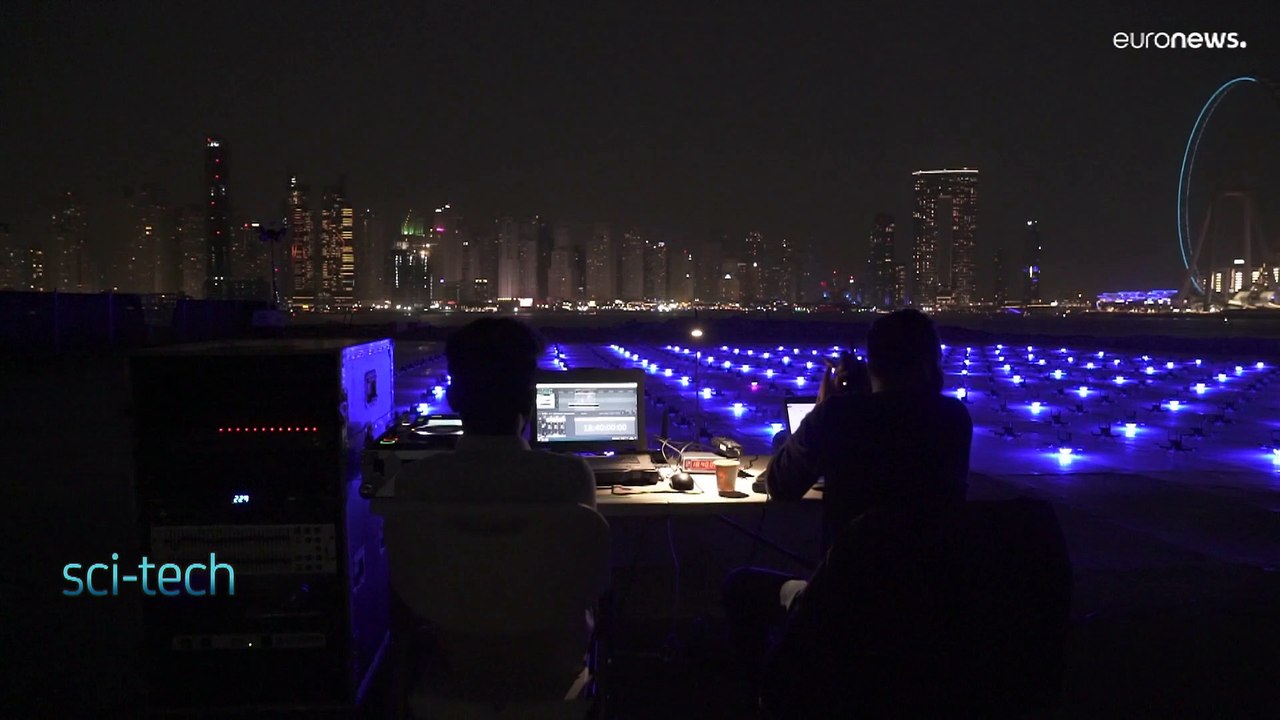 Drohnenschwärme malen 3D-Bilder in den Himmel